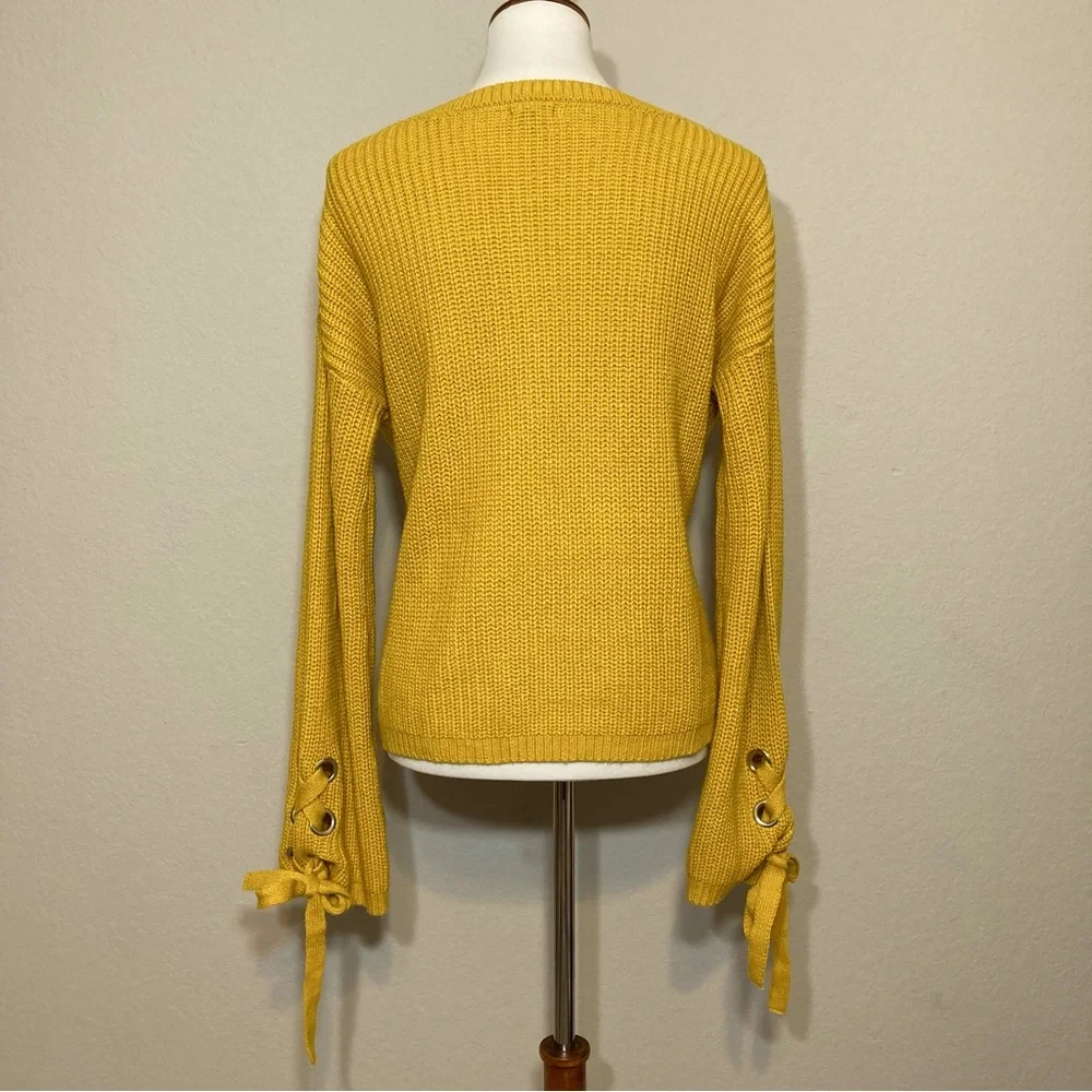 HANNAH Mustard Cable Knit Sweater Grommet Lace Tie Sleeve Accents Size Medium - Picture 5 of 9